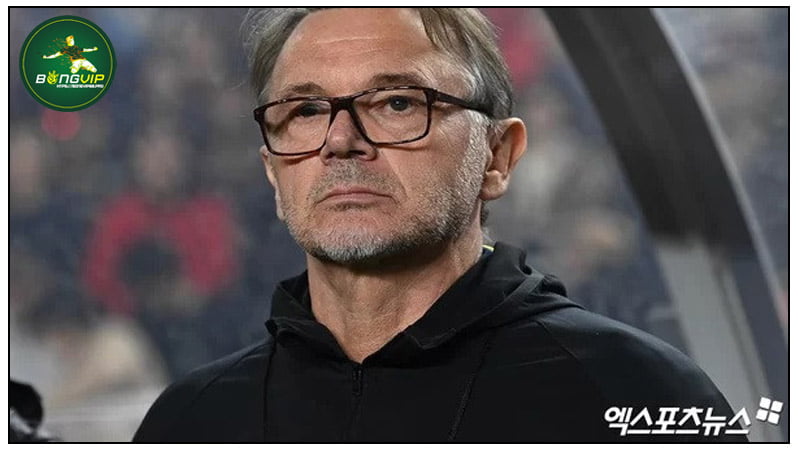 Sports Hankook Hàn Quốc "HLV Troussier sẽ mất ghế với tuyển Việt Nam" 2 HLV Troussier cùng đội tuyển Việt Nam nhiều trận thua liên tiếp